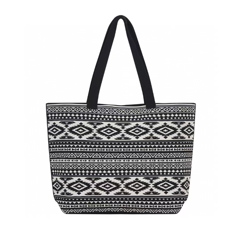 Women's knitted bag